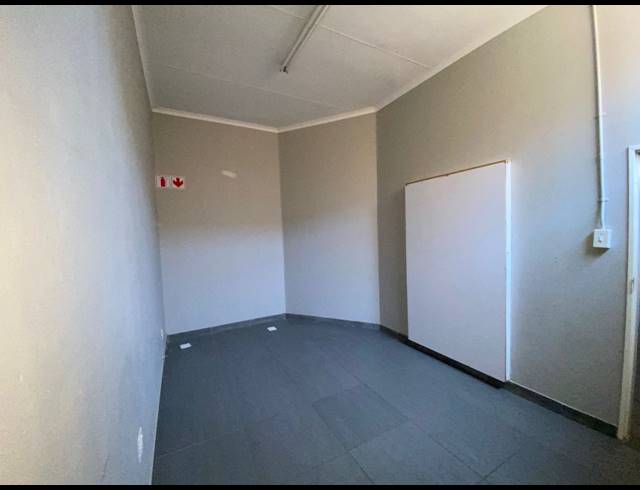 145M² BUILDING TO LET IN RUSTENBURG CENTRAL